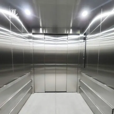 Cabin thang máy tải hàng 3000 kg tại công trình ở Hưng Yên